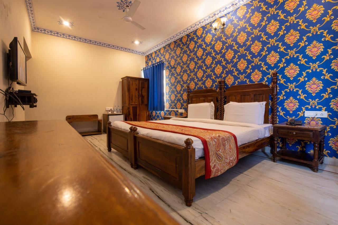 Hotel Royal Pratap Niwas Udaipur Luaran gambar