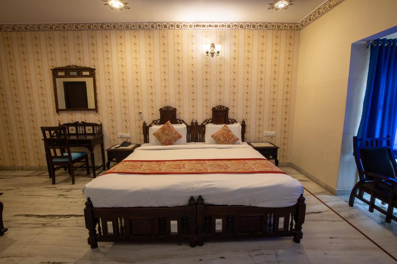 Hotel Royal Pratap Niwas Udaipur Luaran gambar