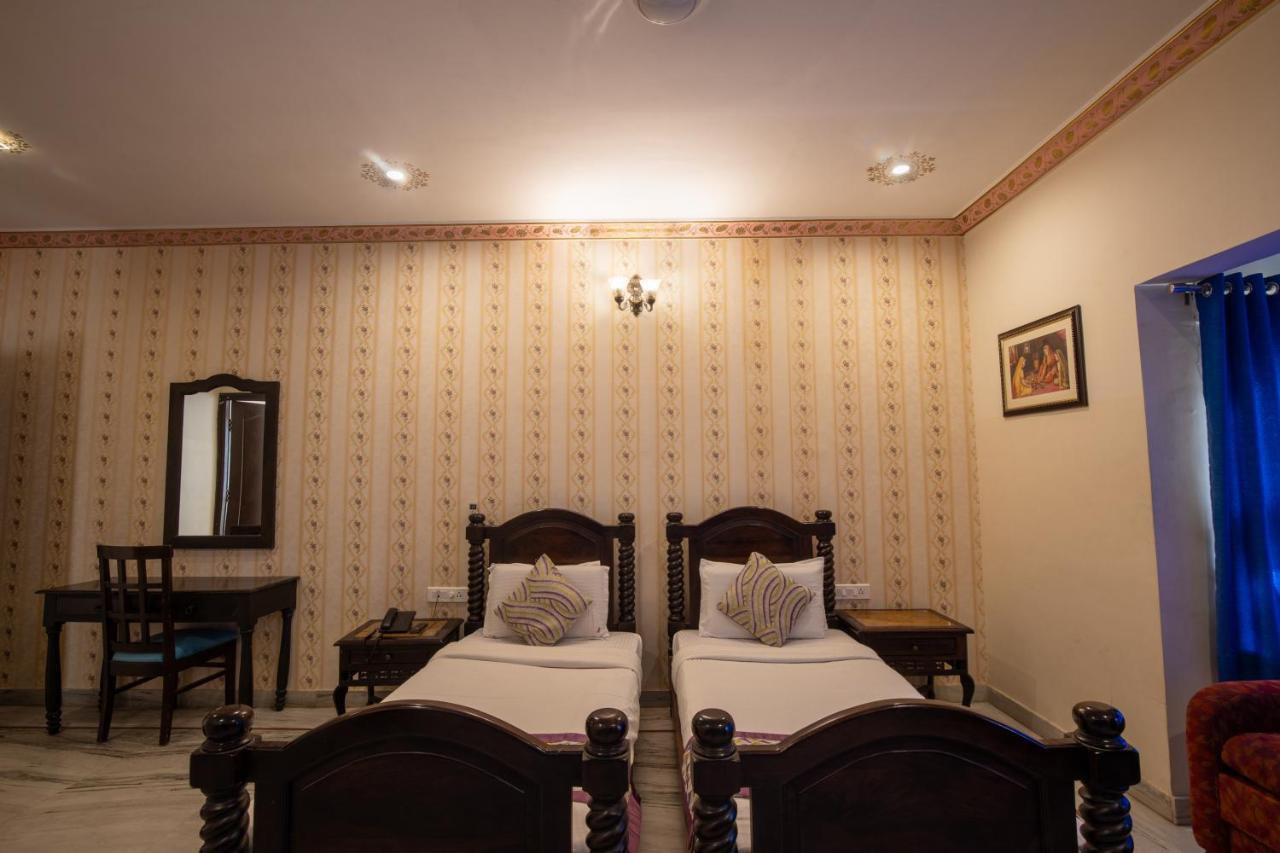 Hotel Royal Pratap Niwas Udaipur Luaran gambar