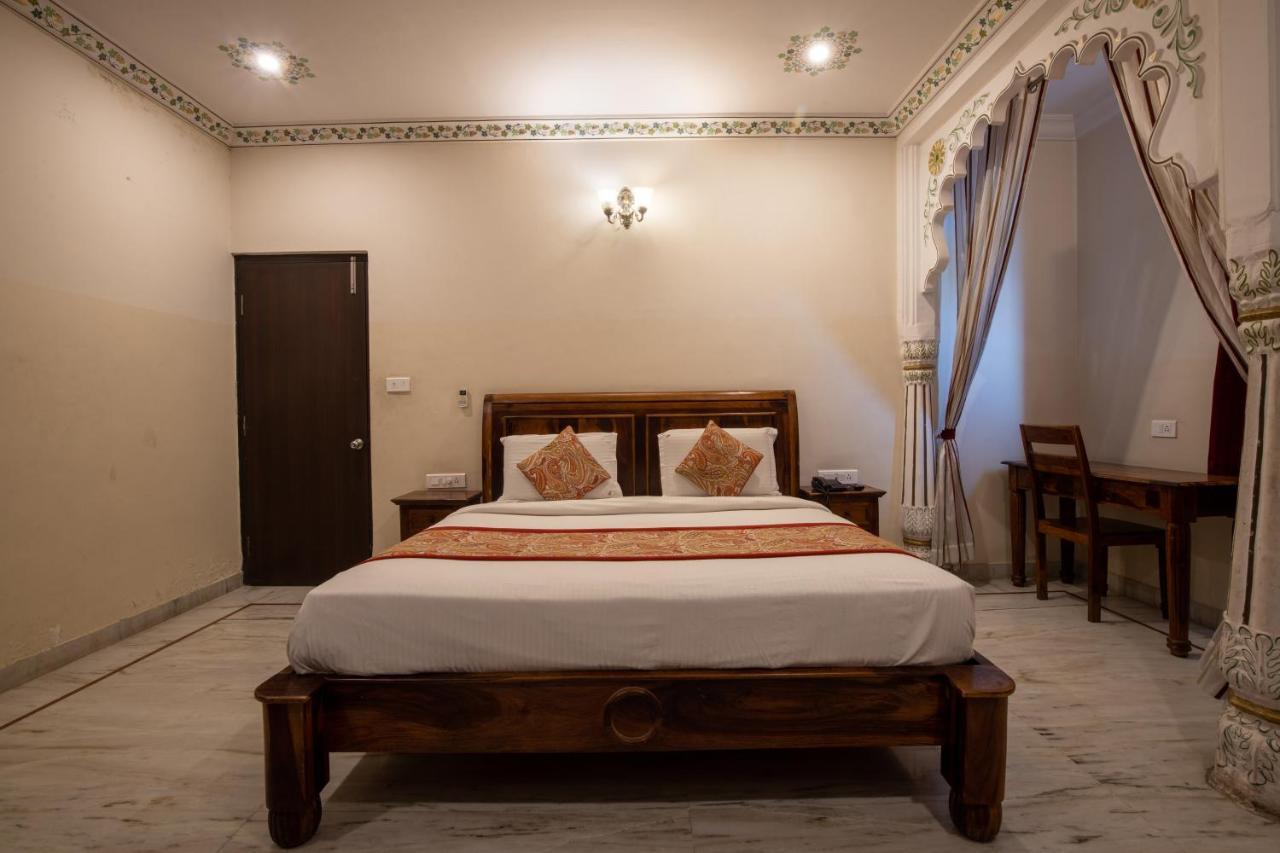 Hotel Royal Pratap Niwas Udaipur Luaran gambar