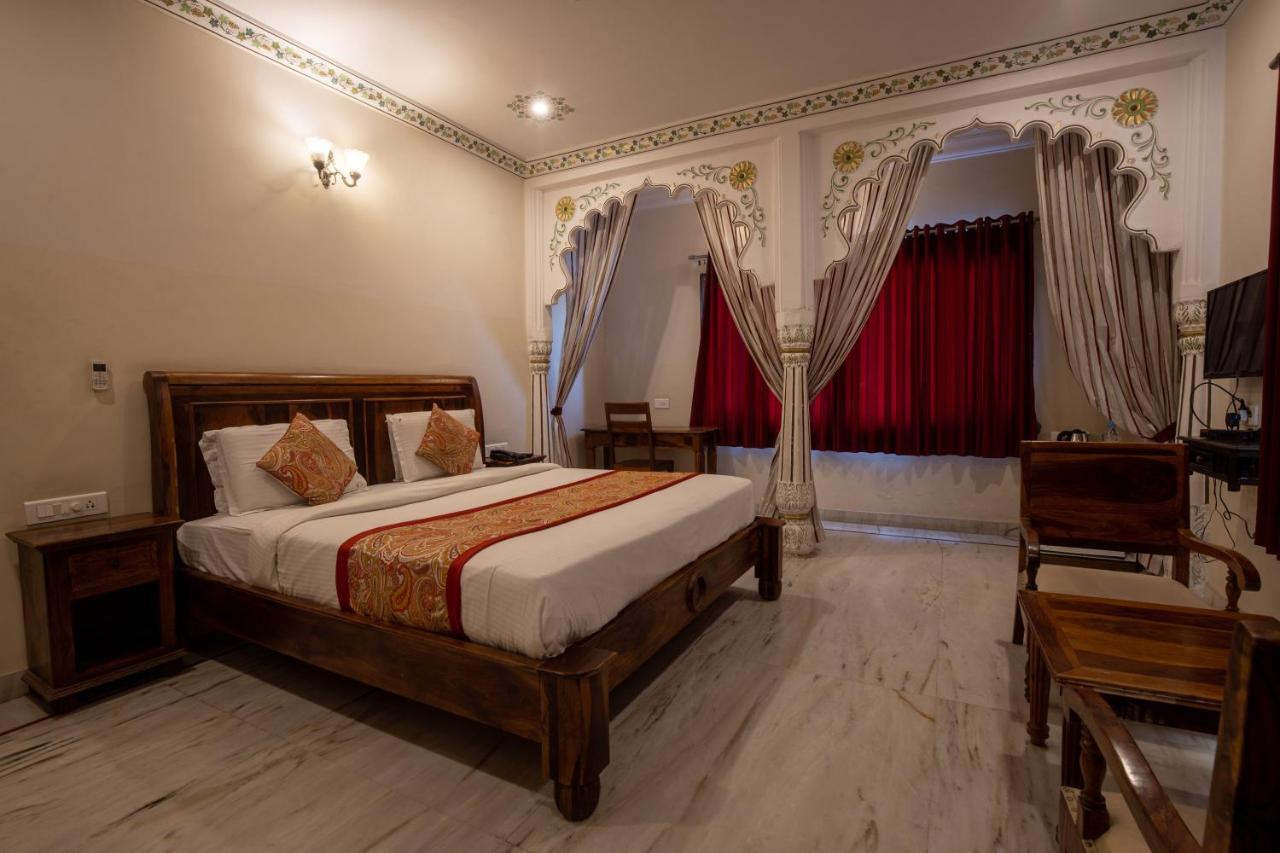 Hotel Royal Pratap Niwas Udaipur Luaran gambar