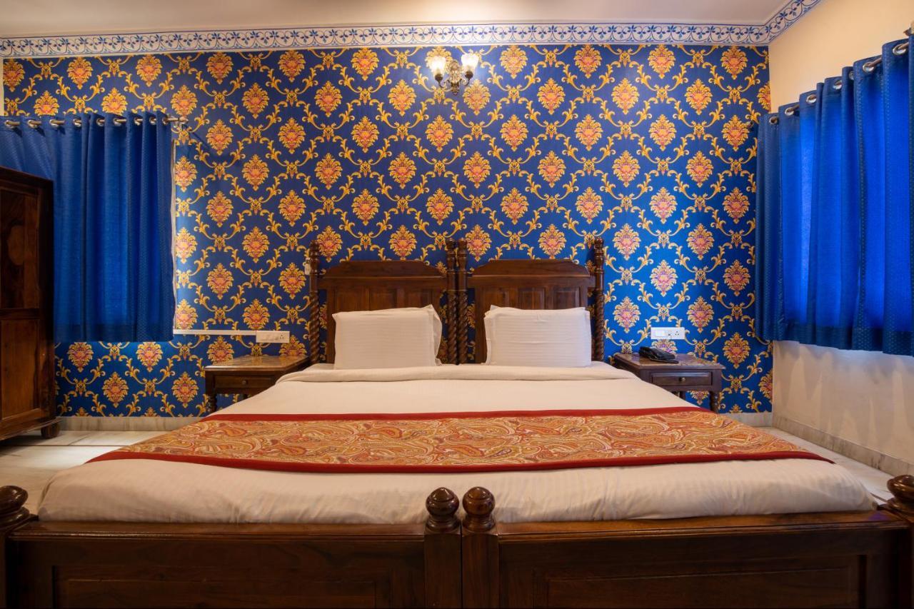 Hotel Royal Pratap Niwas Udaipur Luaran gambar