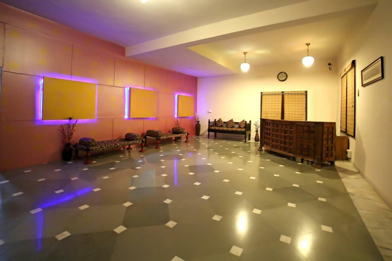 Hotel Royal Pratap Niwas Udaipur Luaran gambar