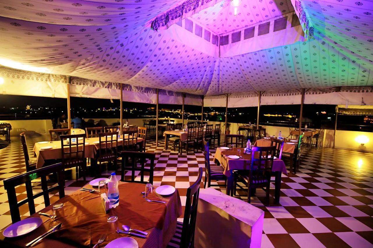 Hotel Royal Pratap Niwas Udaipur Luaran gambar