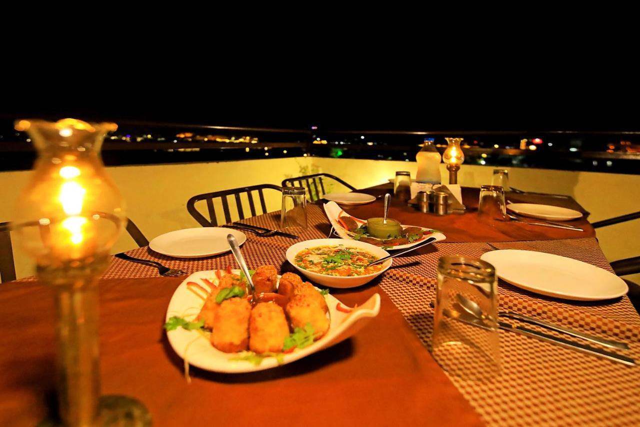 Hotel Royal Pratap Niwas Udaipur Luaran gambar